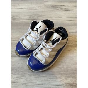 Jordan 11 low concord